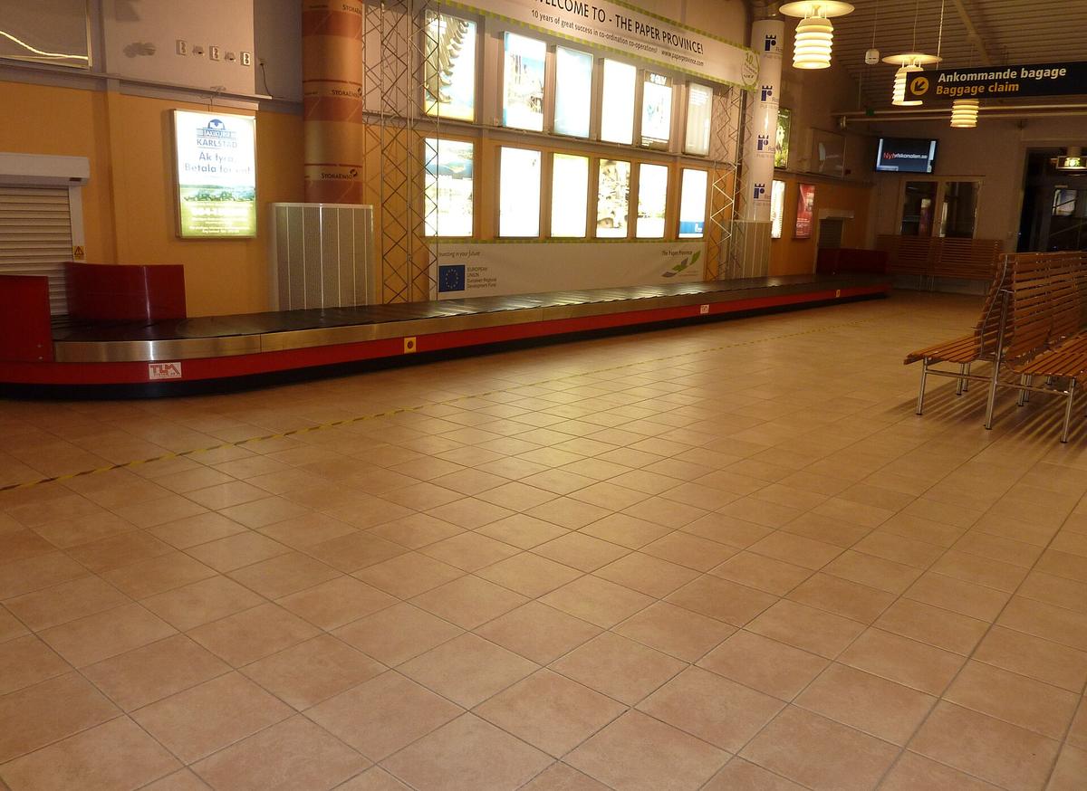 baggage claim carousel