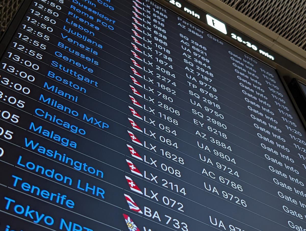 airport departure board